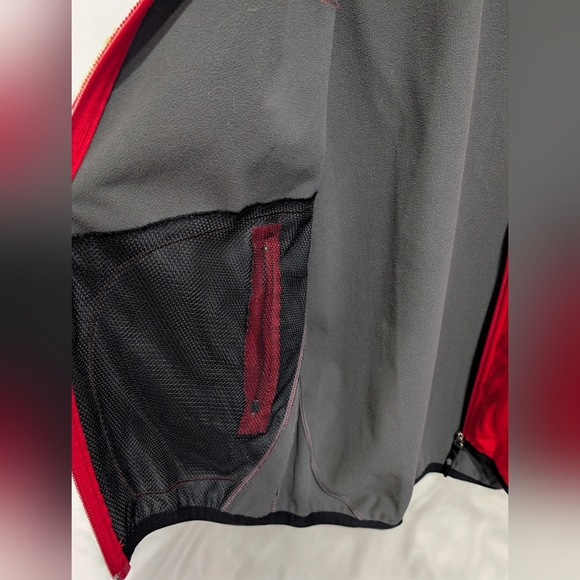 Descente Men's Dynamic Red Performance Jacket - Picture 6 of 9